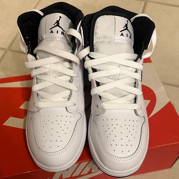 Jordan Reverse Panda - Picture 2 of 5